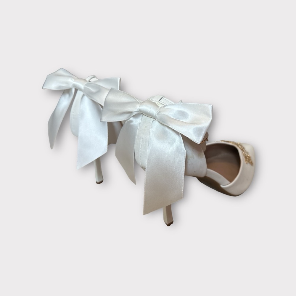 Emilie Bridal brand new custom pumps with bows
